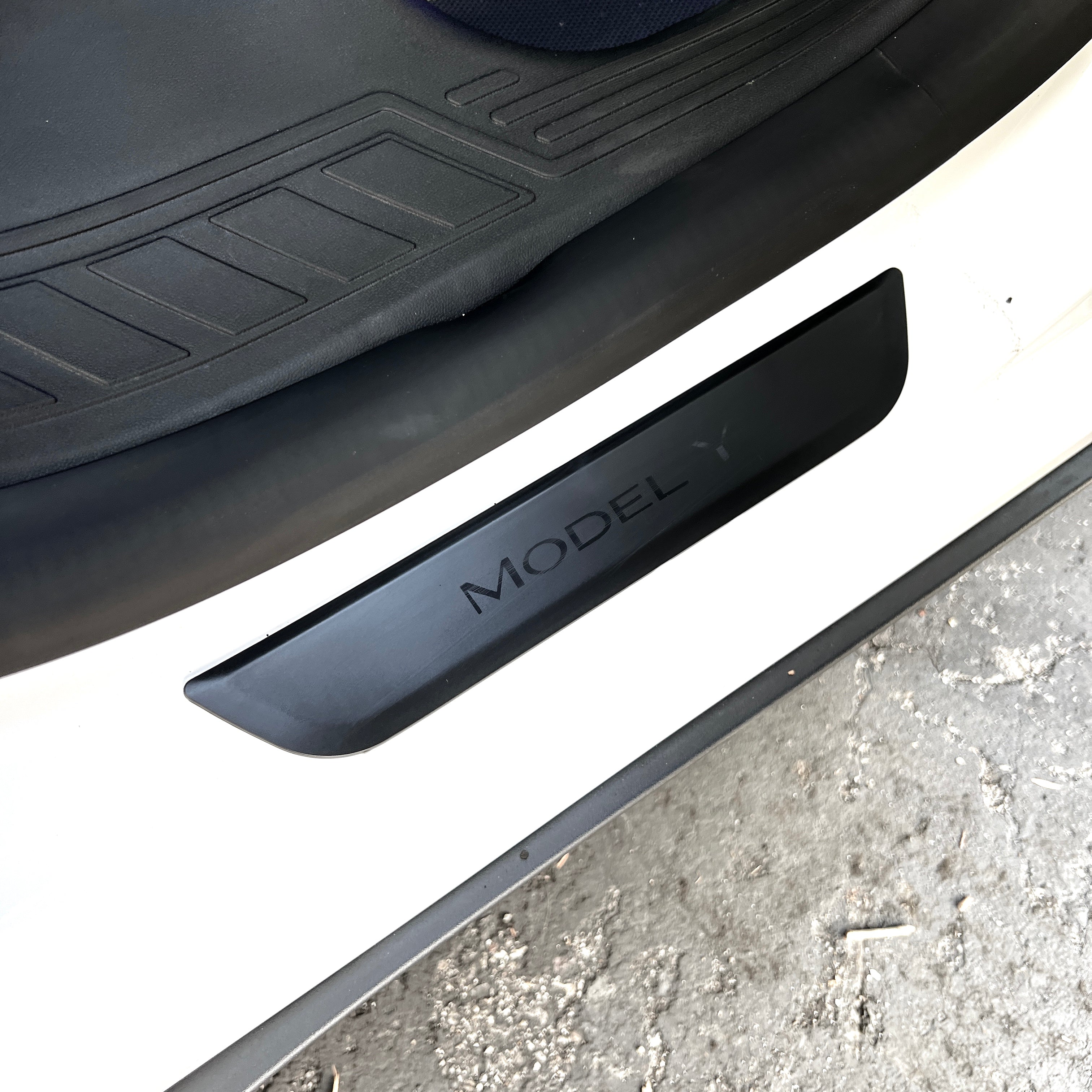 Car Door Sill Protector for Tesla Model Y 2020-2023, Threshold Protective  Stickers Carbon Fiber Threshold Edge Scuff Trunk Sill Plate Scuff  Anti-Scratch Cover Interior Accessories,B : : Automotive