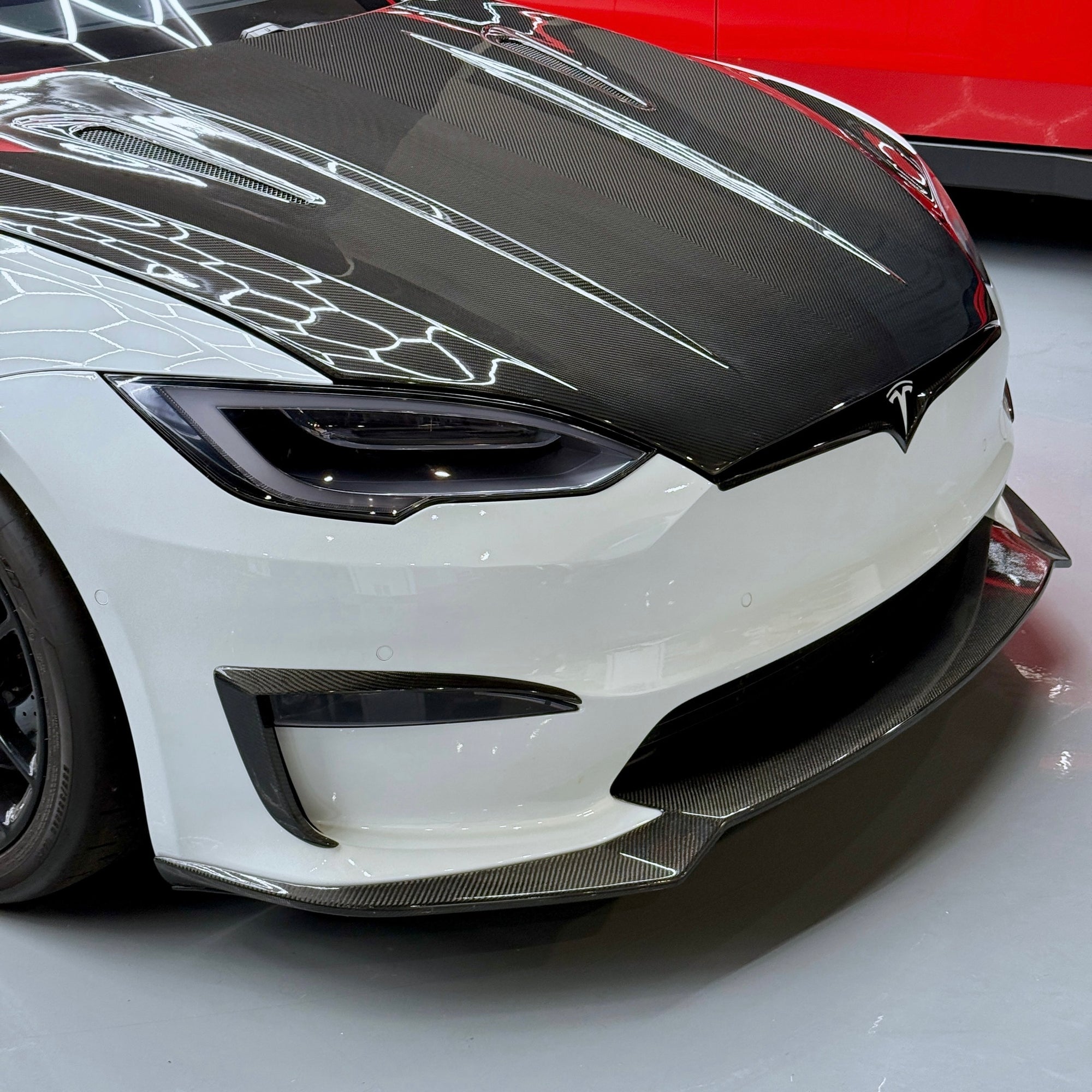 Model S Viento Robot Hood - Dual Layer with Xpel Clear Bra- Dry Molded Carbon Fiber