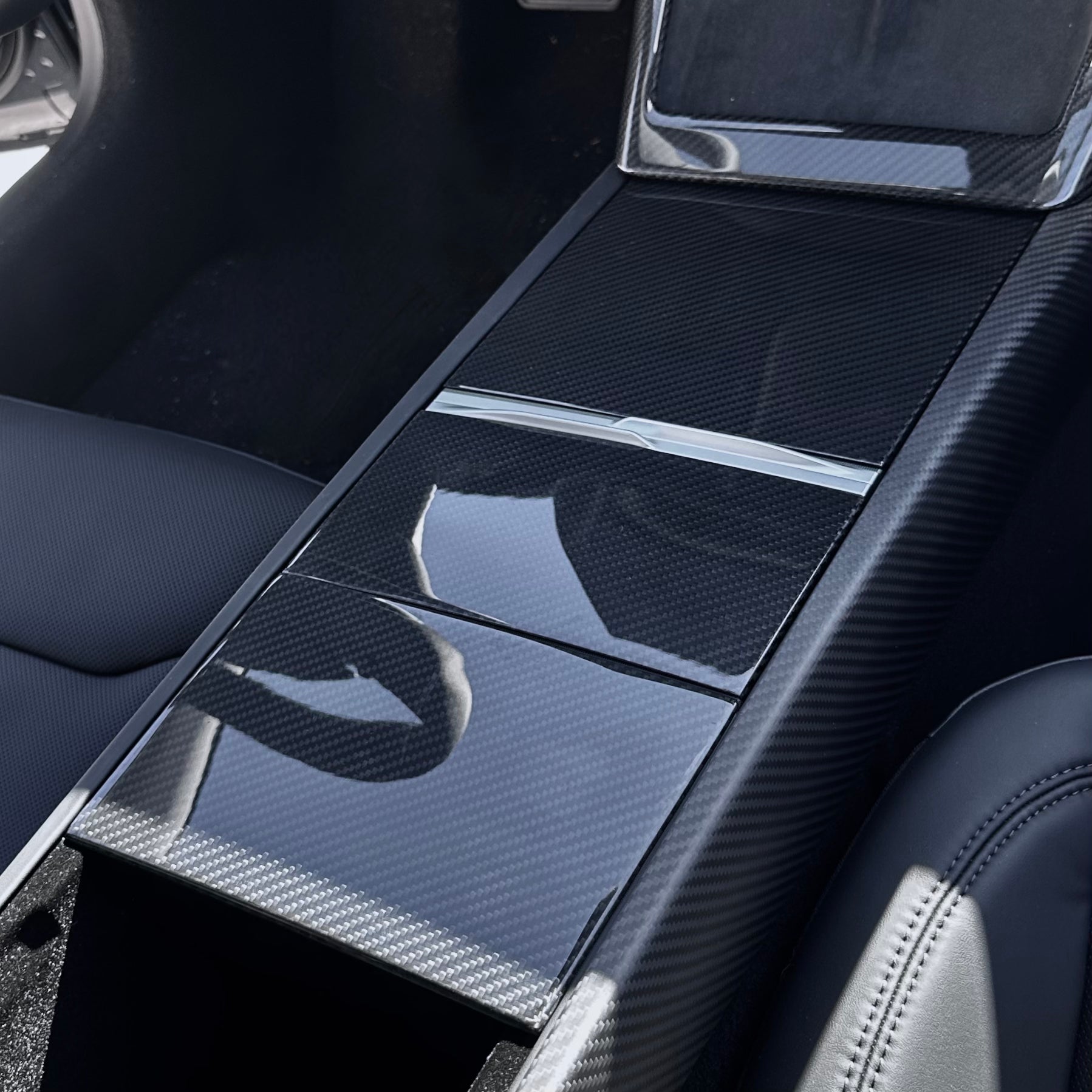 2025+ | Model Y Juniper Refreshed Center Console Side Panel Overlays (2 Pieces) - Real Dry Molded Carbon Fiber