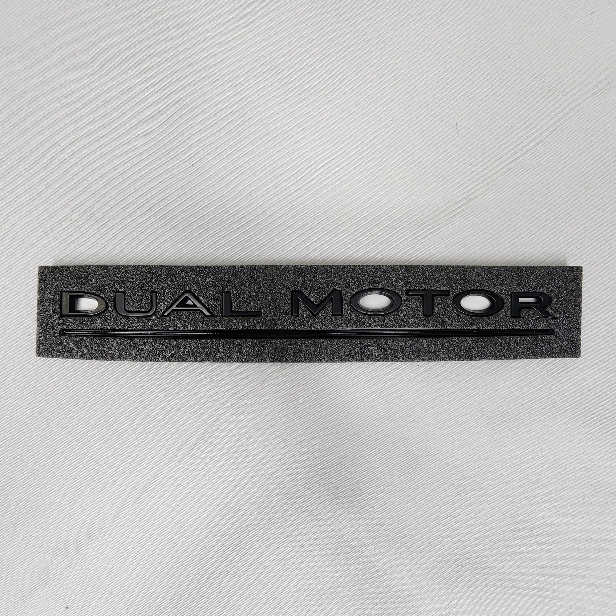 DUAL MOTOR Badges - Variety*