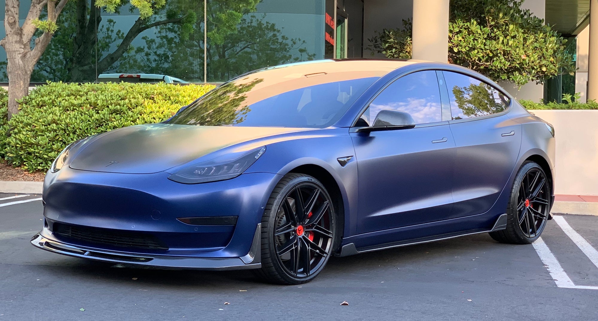 2017+ | Model 3 Razzo Aero Side Skirts (1 Pair) - Real Molded Carbon Fiber