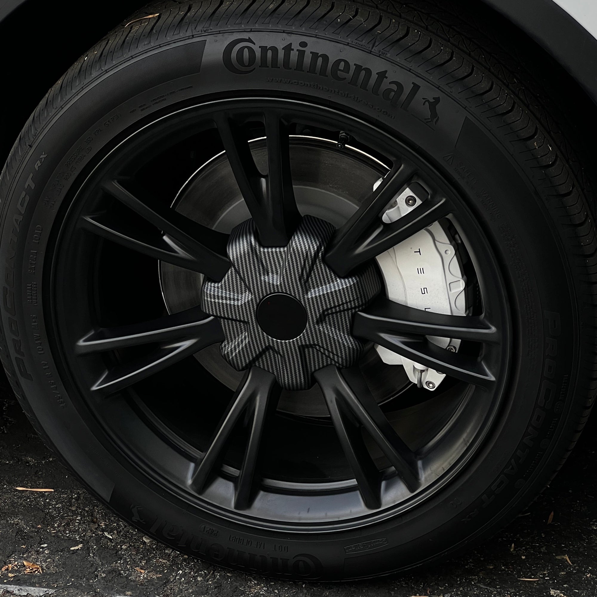 Model Y 19&quot; Gemini Wheel Center Hub Caps (Set of 4) - Hydro Carbon Fiber Coated