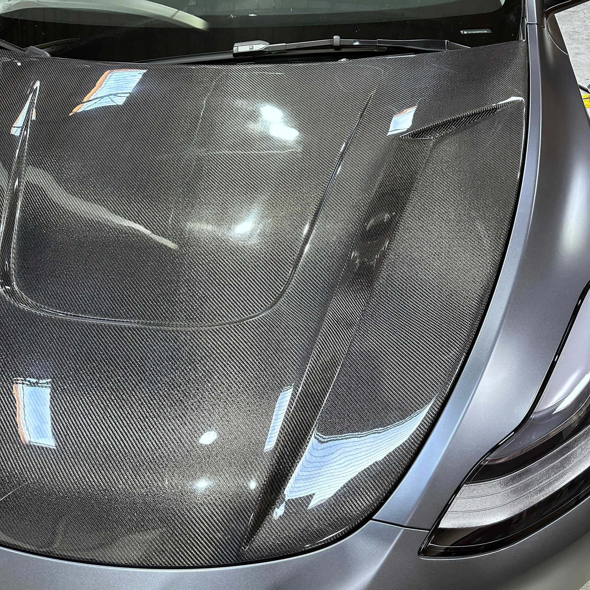 Model Y Viento Robot Hood - Dual Layer with Xpel Clear Bra- Real Molded Carbon Fiber