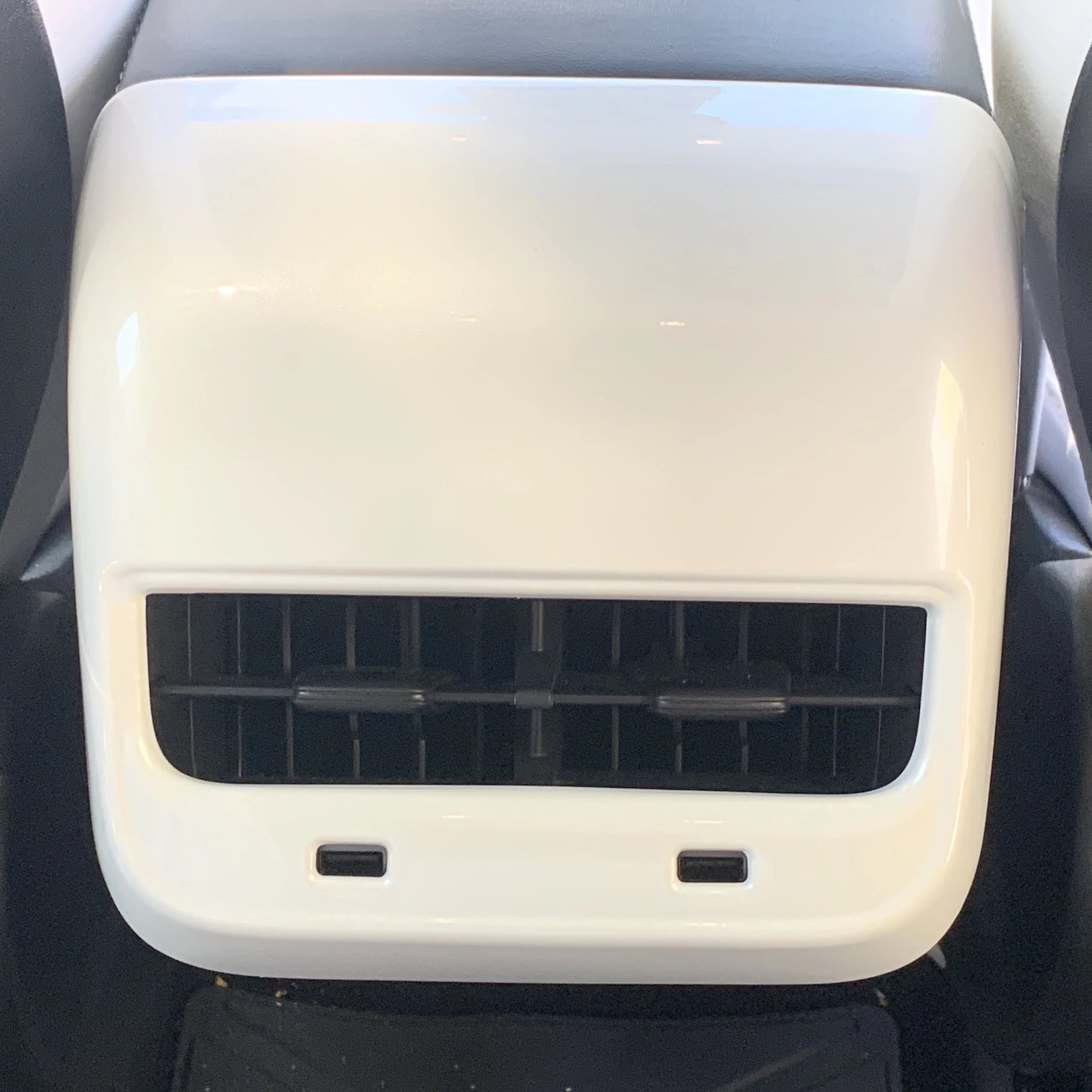 Model 3 &amp; Y Backseat Vent Cap - Pearl White